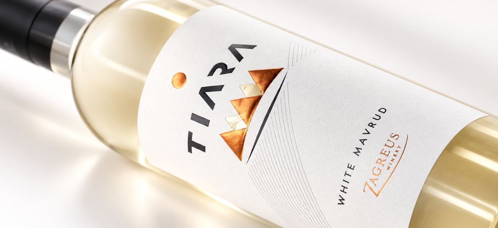 Tiara White Mavrud BIO – a fresh and elegant blanc de noir made from the indigenous Bulgarian grape Mavrud.